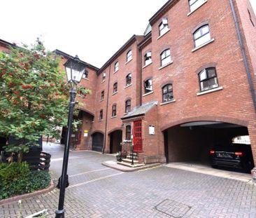 2 bedroom Flat in Riverside Court, Leeds - Photo 1