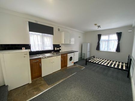 Studio to rent - Photo 5