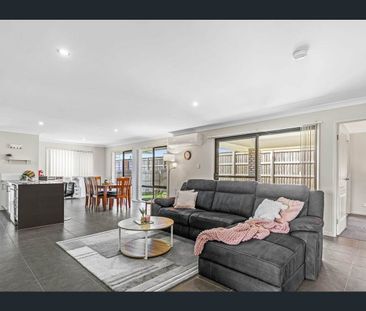 SPACIOUS 4 BEDROOM HOME WITH OPEN KITCHEN LIVING. VERY GOOD SIZE BE... - Photo 5