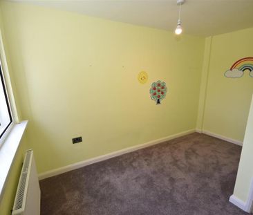 4 bedroom detached house to rent - Photo 5