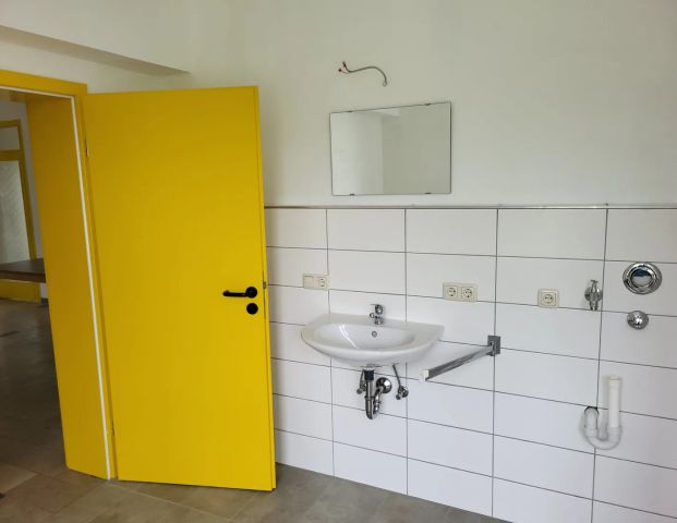 Helle 2 Zimmer Wohnung (Hochpaterre) zur Miete mit Balkon in ruhiger Wohngegend! - Foto 1