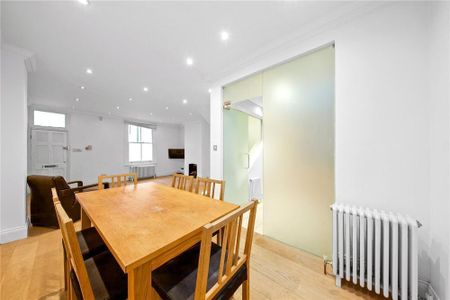 3 bedroom mews to rent - Photo 2