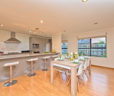 Spacious, Semi-Furnished Home in Manurewa - Available NOW! - Photo 4