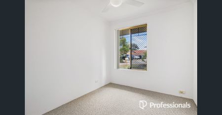 Renovated 4 x 2 ! - Photo 5