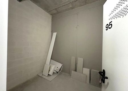 3 room luxury penthouse for rent in Estepona, Andalusia - Photo 4