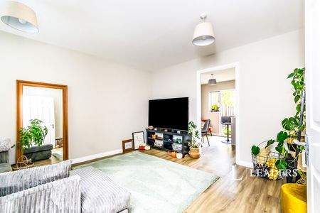 2 bedroom house to rent The Hollies, RH8 - Photo 2