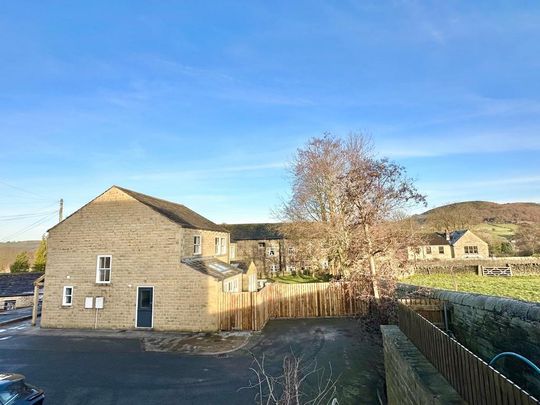 4 bedroom detached house to rent - Photo 1