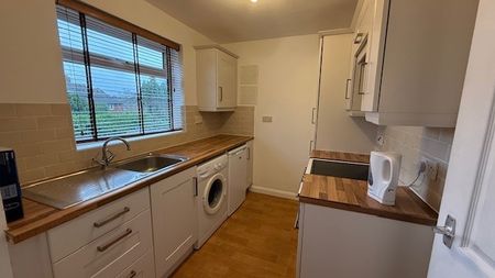 Warren Road, Guildford - 1 bedroomProperty for lettings - Seymours - Photo 5