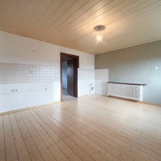 Geräumige Einliegerwohnung mit Dachboden und Kellerabteil - Photo 1