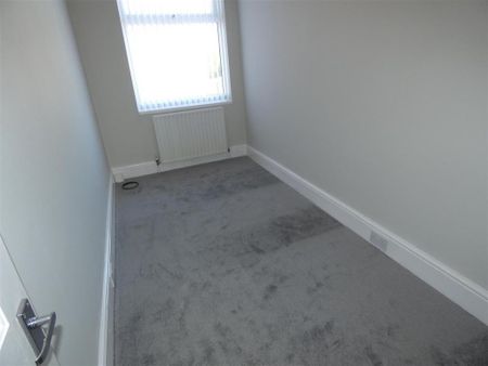 5 bedroom semi-detached house to rent - Photo 5