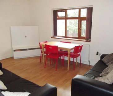5 bedroom flat to rent - Photo 3