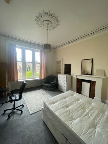 4 Bed Flat, Otago Street, G12 - Photo 3