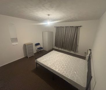 Room in a Shared Flat, Bowling Green Court, HA9 - Photo 3