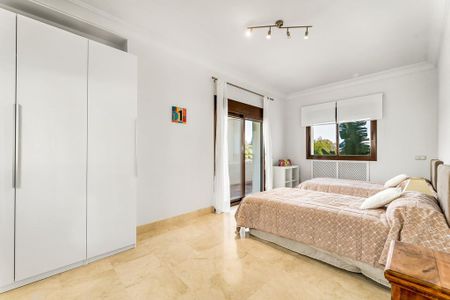 5 bedroom luxury Villa for rent in Marbella, Andalusia - Photo 5