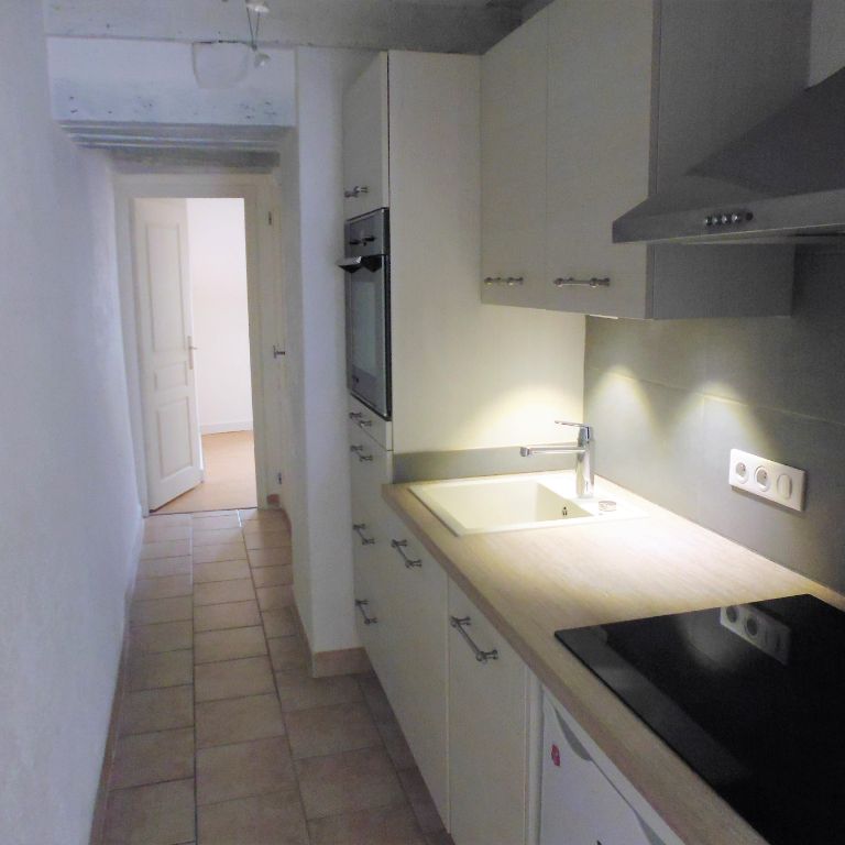 Appartement de charme situé en coeur de ville - Photo 1