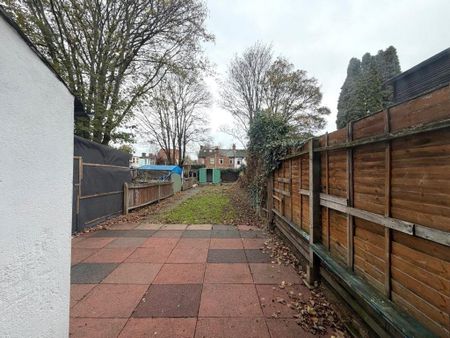 4 bedroom terraced house to rent - Photo 2