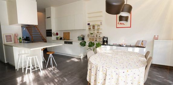 Huis te huur in Kortrijk voor € 1.025 met 3 slaapkamers - Photo 2