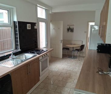 2 bedroom apartment to rent - Photo 5