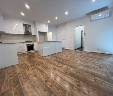 Large 2 Bedroom Townhouse - Photo 6