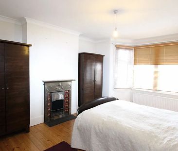 New River Crescent, Palmers Green, London, N13 - Photo 4