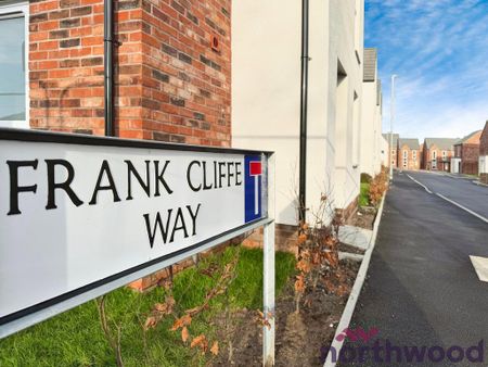 3 bedroom semi-detached house to rent - Photo 5