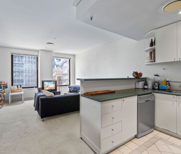 Prime St Kilda Road Location - Move-In Ready Apartment - Photo 3