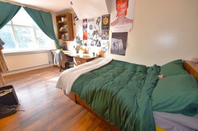 3 bedroom Flat in Otley Road, Leeds - Photo 3