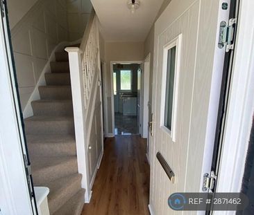 2 bedroom semi-detached house to rent - Photo 2