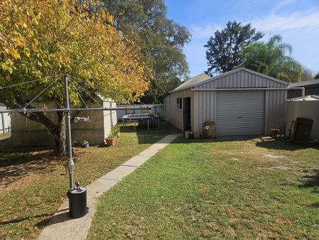 Spacious Family Home - Photo 5