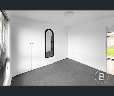 3/4-6 Aminya Avenue, Delacombe, Vic 3356 - Photo 2