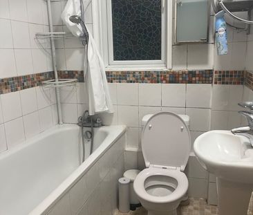 Room in a Shared House, Buckhold Road, SW18 - Photo 5