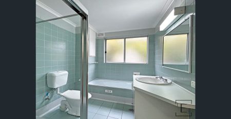 SPACIOUS, BRIGHT AND MODERN - Photo 4