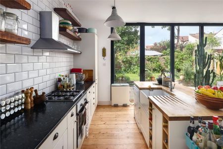 3 bedroom semi-detached house to rent - Photo 4