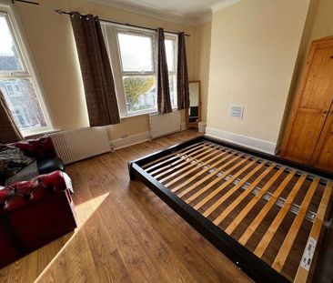 5 bedroom property to rent - Photo 3