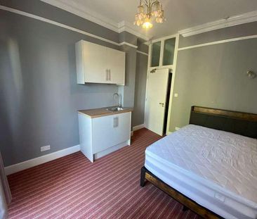 Bushey Grove Road Bushey, WD23 - Photo 2