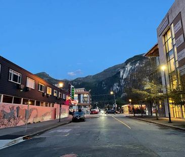 Downtown Squamish 2 Bedroom n Den - Photo 2