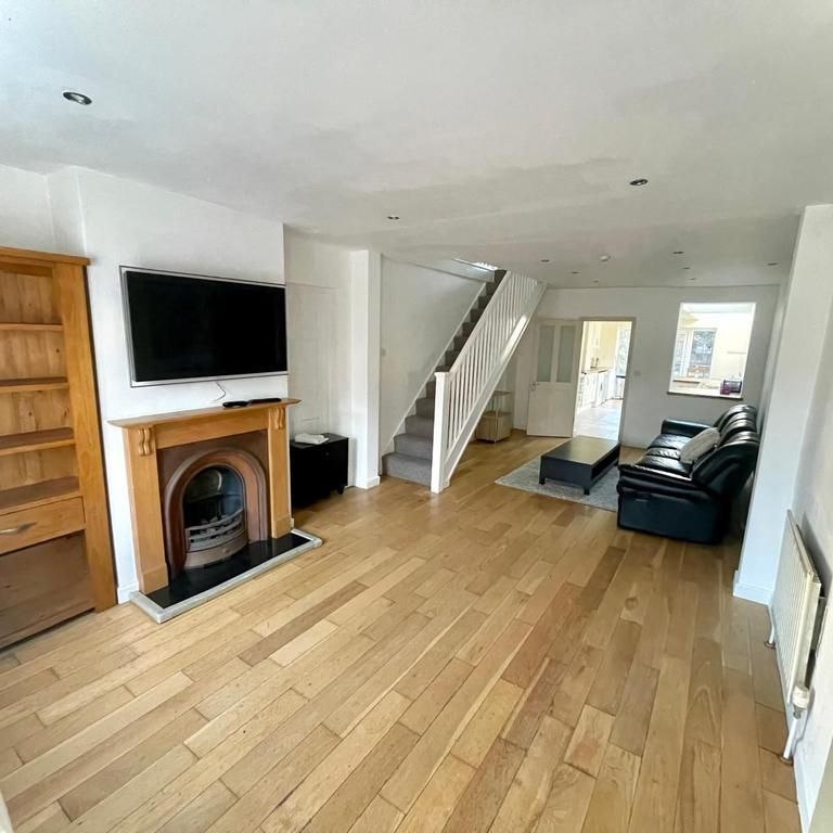 1 bedroom in a house share to rent - Photo 1