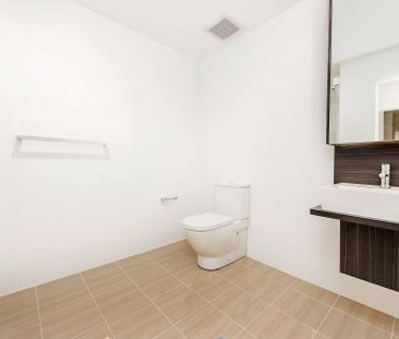 204/1 Vermont Crescent, Riverwood - Photo 3