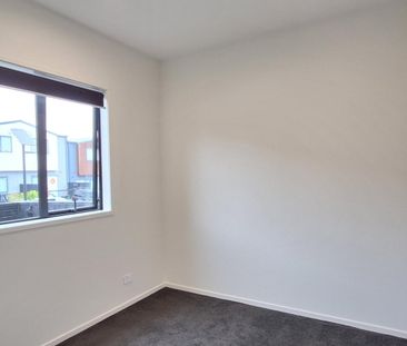 3-Bedroom Family Townhouse Flat Bush - Photo 1