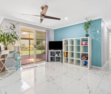 For Lease: Charming Family Home in Peaceful Edens Landing with Sola... - Photo 2