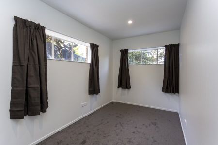 Student Property – close to UC – 6 Bedrooms and 2 bathrooms. - Photo 2