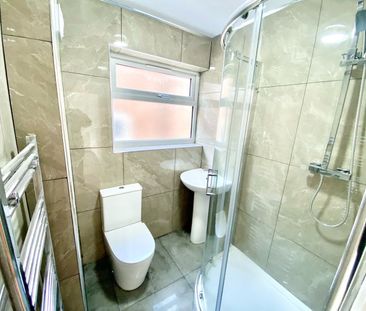FULLWELL AVENUE, CLAYHALL, IG5, Ilford - Photo 5