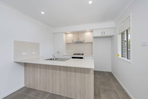 Fresh, Modern & Conveniently Located in Greta - Photo 1