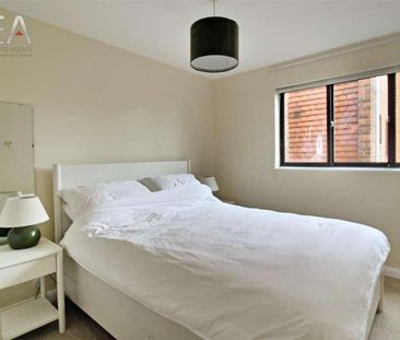 Cardinal Close, Caversham, Reading, RG4 - Photo 2