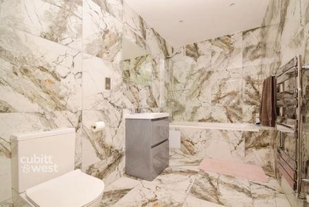 2 bedroom apartment to rent - Photo 2