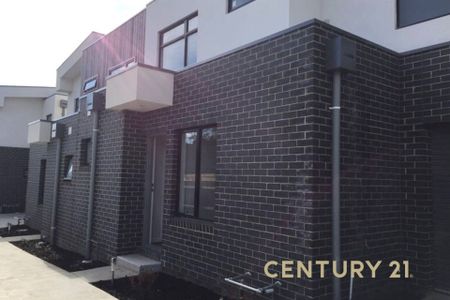 Modern Townhouse Living - Photo 4