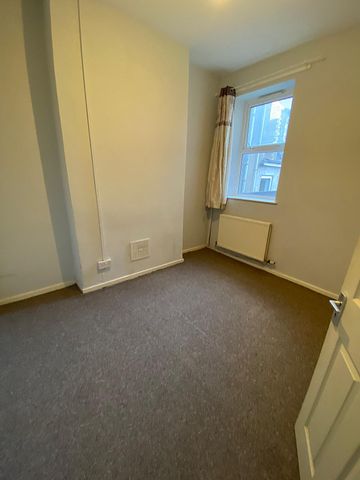 £1,600 PCM, Four Bedroom House with Enclosed Garden in Craddock Street, Riverside, Cardiff, CF11 6EU - Photo 5