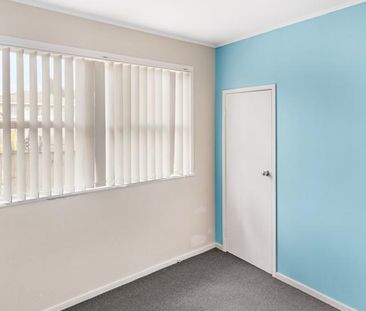 Three bedroom home in Manurewa! - Photo 4