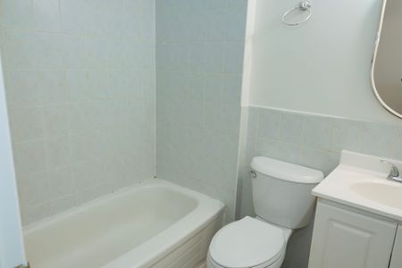 For Lease - 1864 Danforth Avenue Unit# 203, Toronto, Ontario - Photo 3