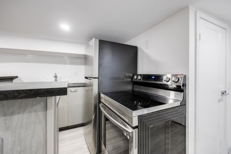 For Lease - 668 Indian Road Unit# Bsmt, Toronto, Ontario - Photo 4